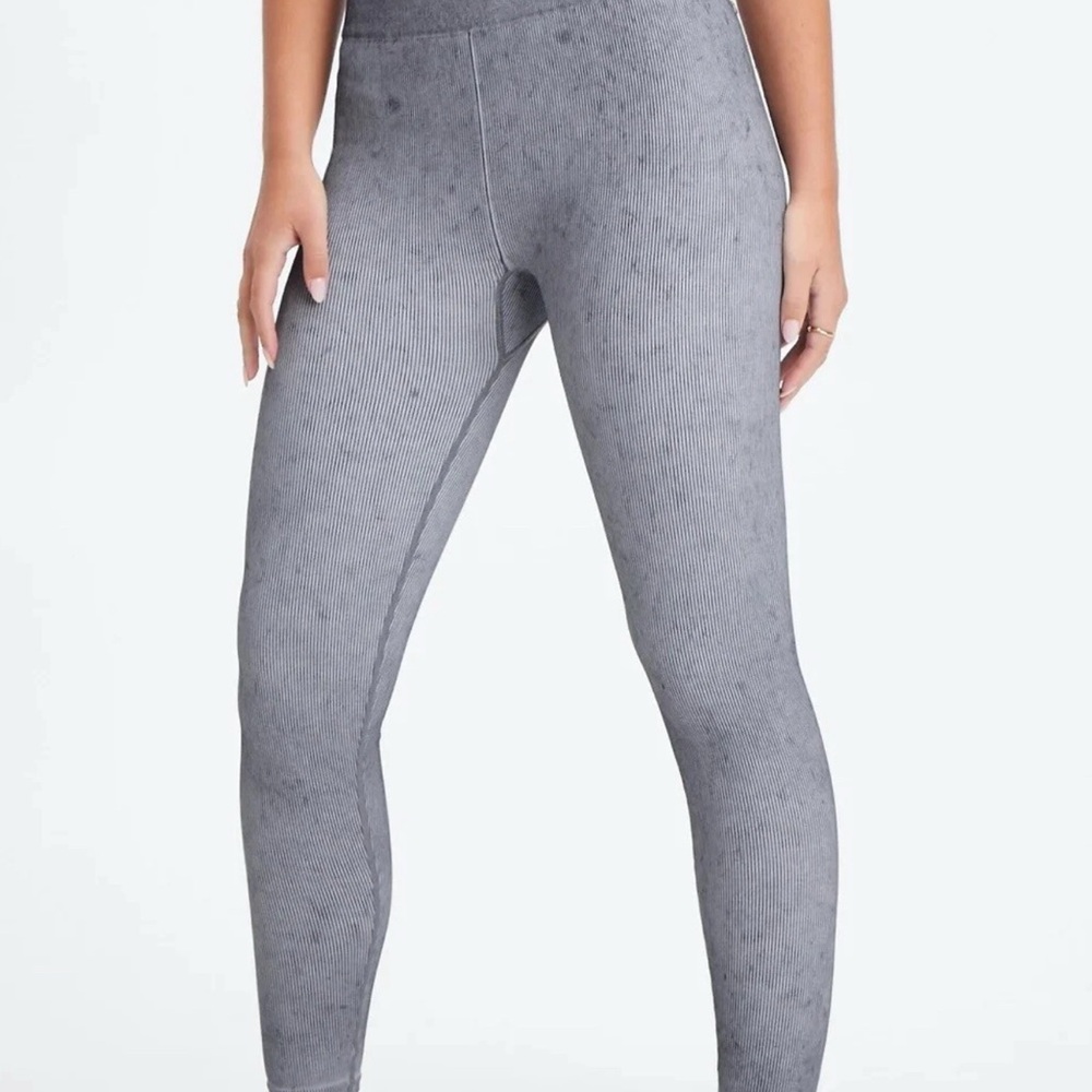 Fabletics Gray Women's Leggings Set - Picture 3 of 6